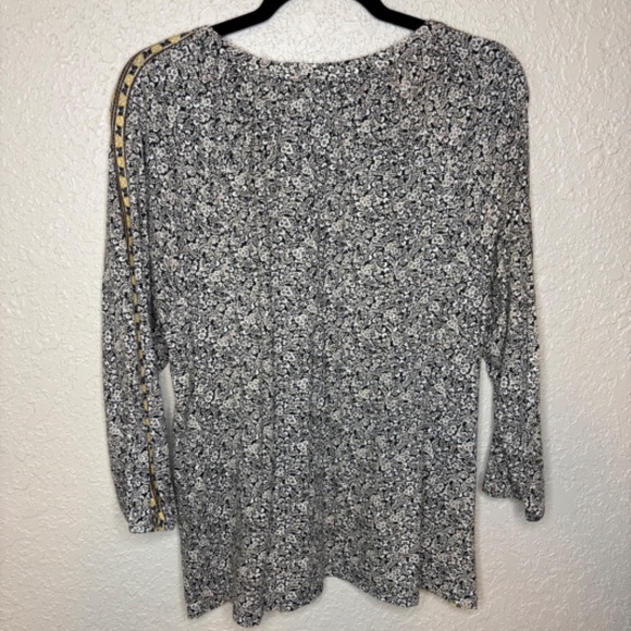J. Jill Black White Yellow Floral Casual Peasant Relaxed Top Women's Size Medium - Picture 10 of 13